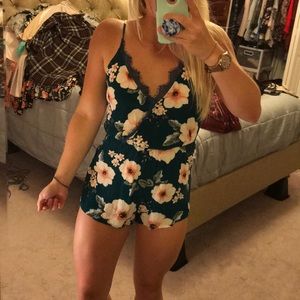 Forever21 Romper SIZE SMALL